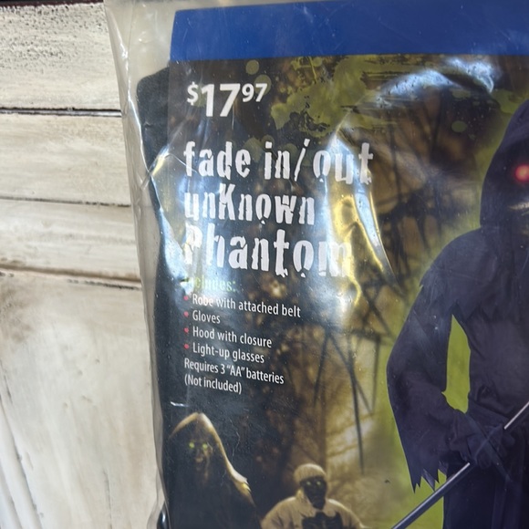 Fun World Halloween Costume Unknown Phantom fade in and out~lights up! Boy XL 14 - Picture 3 of 8